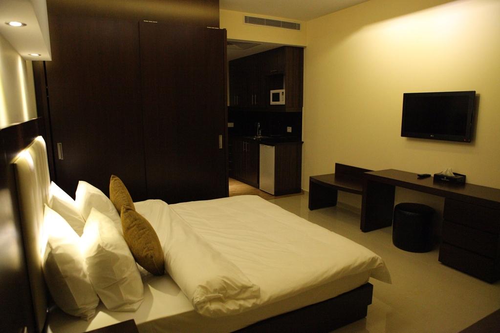 Jounieh Suites Boutique Hotel Δωμάτιο φωτογραφία